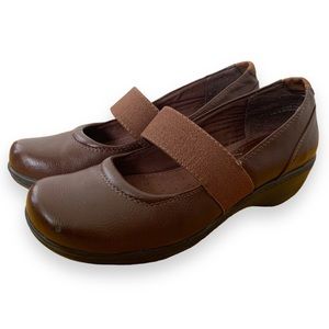 BareTraps Mary Janes